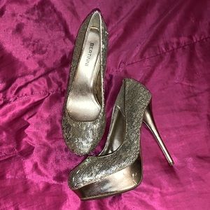 Beautiful gold sequin accented heels